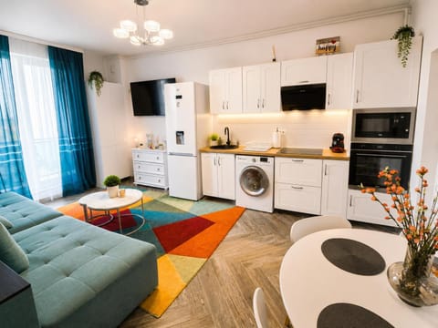 TV and multimedia, Living room, Seating area, Dining area, oven, stove, washing machine