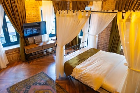 Communal lounge/ TV room, Bed, TV and multimedia, Photo of the whole room, Evening entertainment, Bedroom