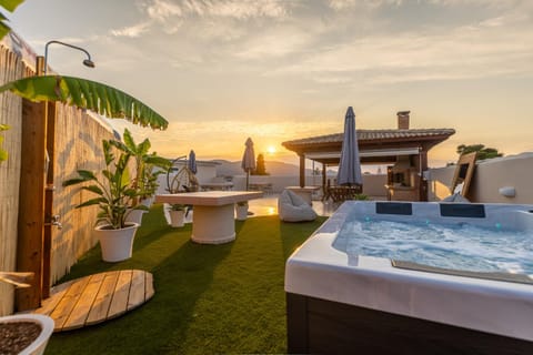 Patio, Natural landscape, Hot Tub, Sunset, sunbed