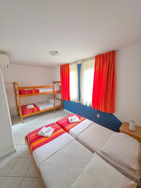Bed, Photo of the whole room, Bedroom, bunk bed
