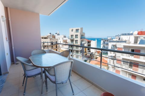 Day, Natural landscape, Balcony/Terrace, Seating area, City view, Sea view