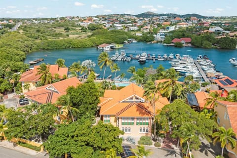 Property building, Nearby landmark, Day, Natural landscape, Activities, Bird's eye view, Mountain view, Sea view