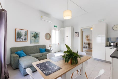 Living room, air conditioner