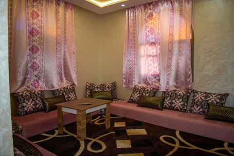 Communal lounge/ TV room, Living room, Lobby or reception, Seating area, Meeting/conference room