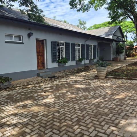 Property building, Garden, Street view