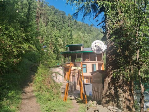 Property building, Spring, Day, Natural landscape, Mountain view