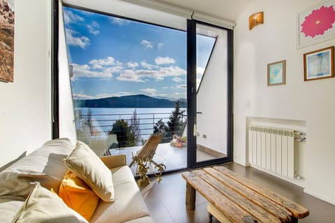 Natural landscape, View (from property/room), Balcony/Terrace, Living room, Seating area, Lake view, Mountain view, River view, Sea view, internet
