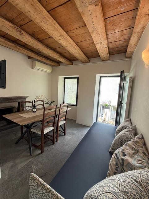 Living room, Seating area, Dining area, Evening entertainment