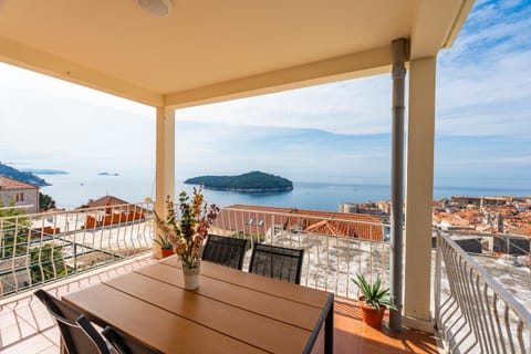 Balcony/Terrace, City view, Landmark view, Sea view
