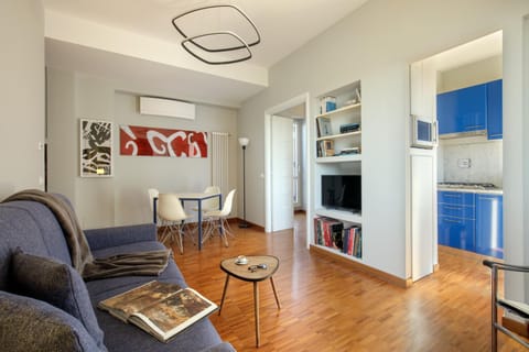TV and multimedia, Living room, Photo of the whole room, Seating area, Dining area, flat iron, heating, heating, internet, internet, air conditioner, air conditioner