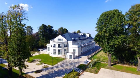 Property building, Day