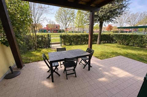 Property building, Patio, Garden