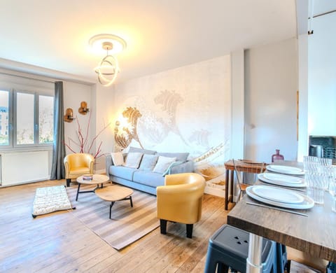 Living room, Seating area