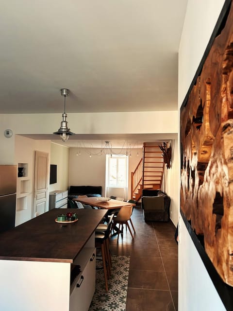TV and multimedia, Living room, Dining area