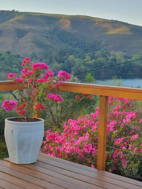 Balcony/Terrace, Mountain view