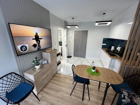 TV and multimedia, Kitchen or kitchenette, Living room, Seating area