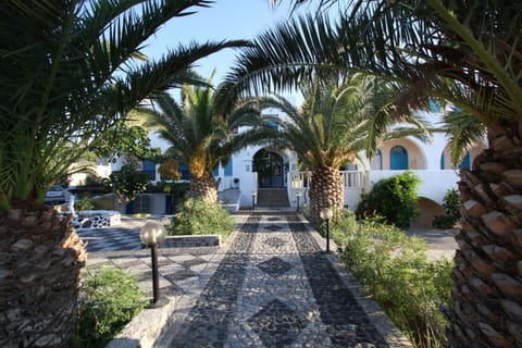 Petra Nera Hotel in Perissa