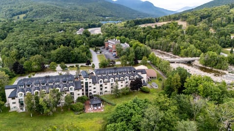 Property building, Bird's eye view, Mountain view