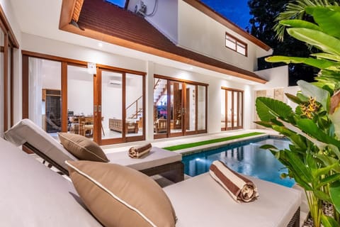 Floor plan, Pool view, Swimming pool, sunbed