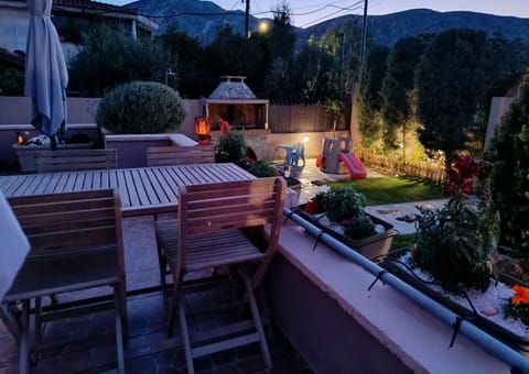 Balcony/Terrace, Garden view, Mountain view