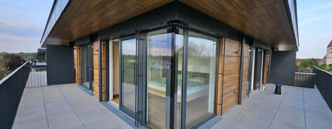 Property building, Balcony/Terrace