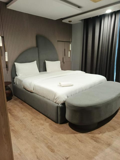 Bed, Balcony/Terrace, Photo of the whole room, Bedroom