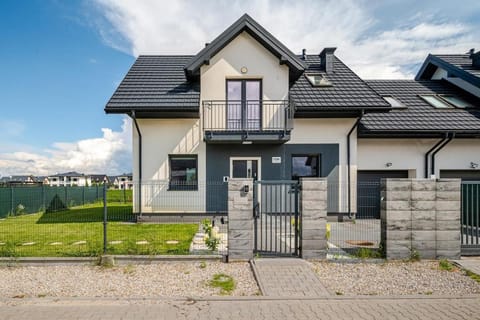 Day, Neighbourhood, Garden, Garden view, Street view