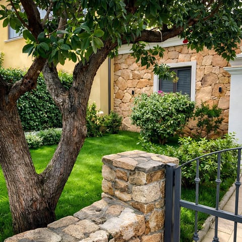 Property building, Garden, Garden view