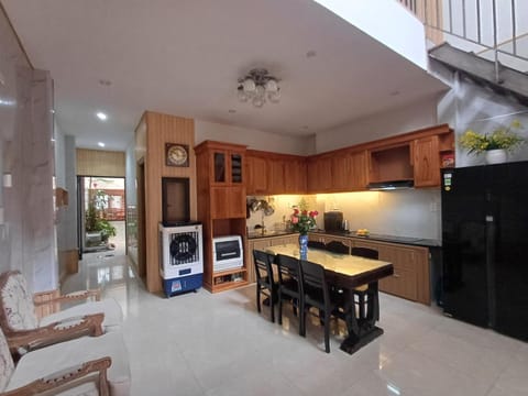 Living room, Seating area, Dining area, dishwasher, oven, stove