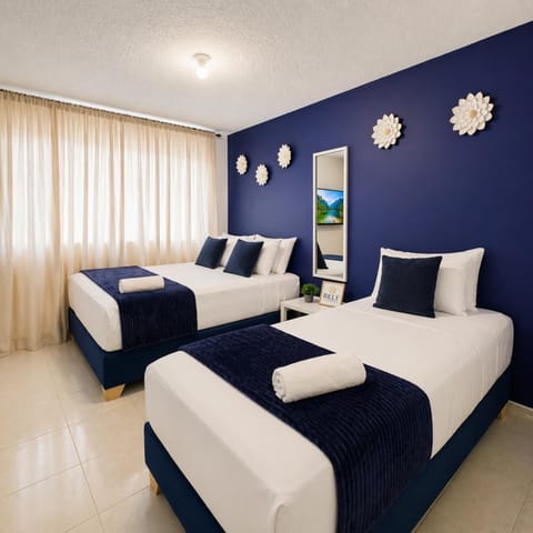 Restaurant/places to eat, Bed, TV and multimedia, View (from property/room), Photo of the whole room, Bedroom, Time of day, Family, Family, Facility for disabled guests, flat iron, internet, pet friendly, pet friendly, towels, washing machine