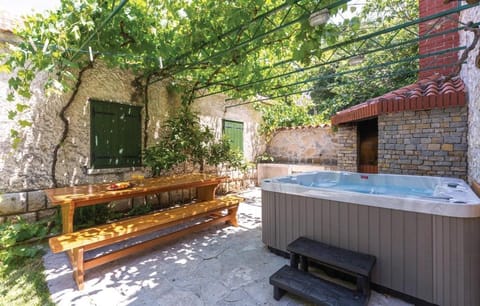 Property building, BBQ facilities, Garden, Balcony/Terrace