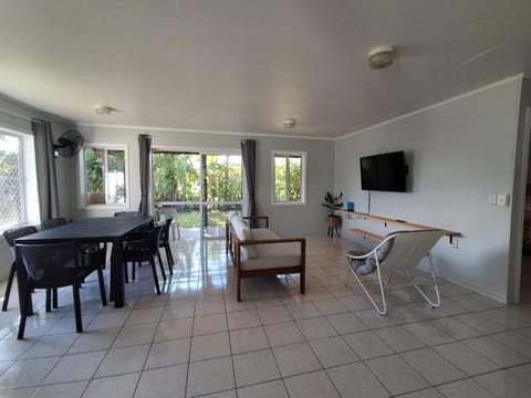 TV and multimedia, Living room, Dining area