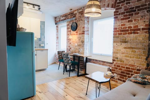 Kitchen or kitchenette, Seating area, Dining area