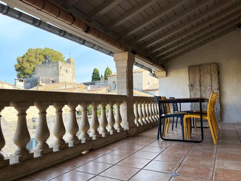 Patio, Nearby landmark, View (from property/room), Balcony/Terrace, City view, Landmark view, Quiet street view