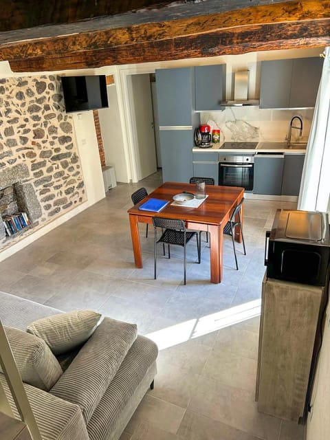 TV and multimedia, Living room, Dining area