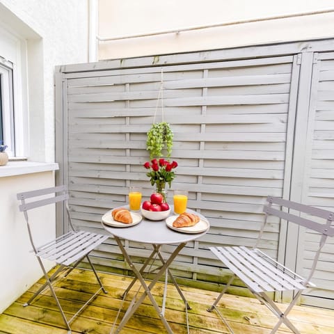 Property building, Balcony/Terrace