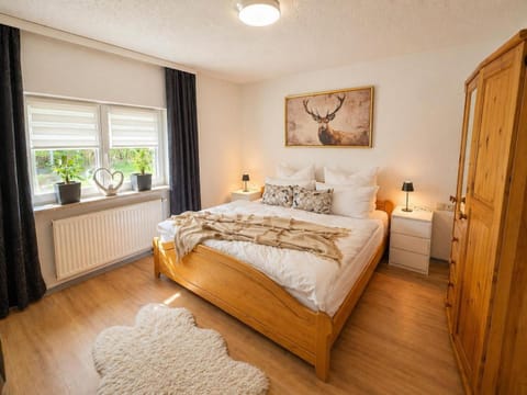Bed, Photo of the whole room, Bedroom, wardrobe
