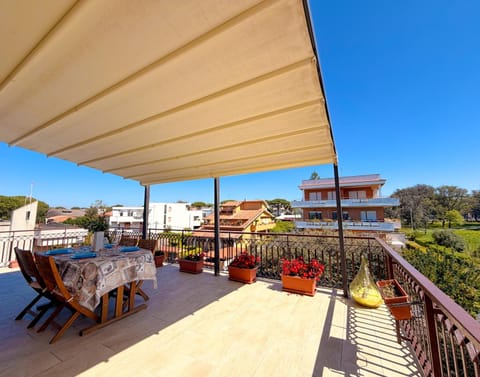 Day, Balcony/Terrace, Balcony/Terrace, Dining area