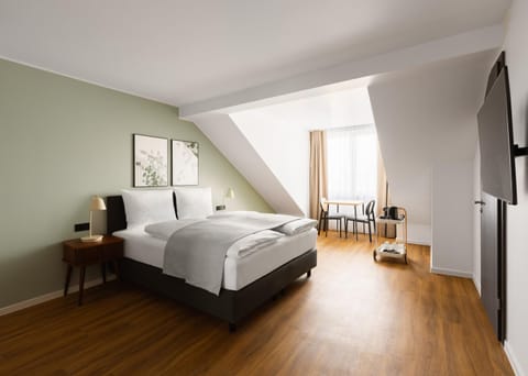 Bed, TV and multimedia, Bedroom