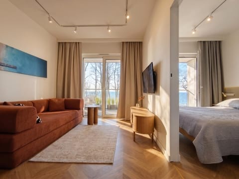 Communal lounge/ TV room, TV and multimedia, Living room, Photo of the whole room, Seating area, Evening entertainment
