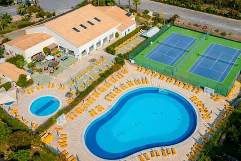 Pool view, Swimming pool, sunbed