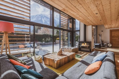 Living room, Mountain view