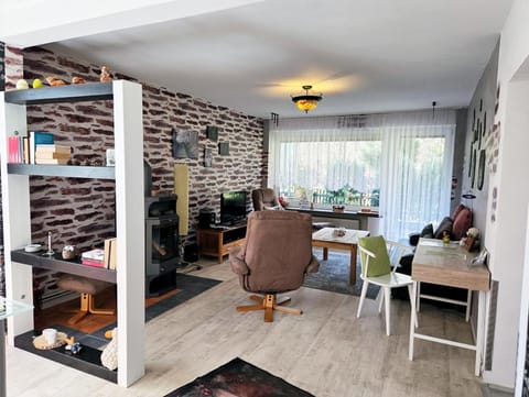 TV and multimedia, Living room, Seating area