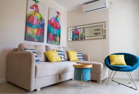 Living room, Seating area, air conditioner