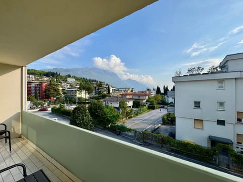Balcony/Terrace, Mountain view