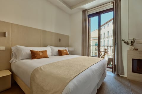 Bed, Balcony/Terrace, Bedroom