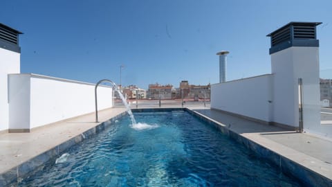 Swimming pool, Swimming pool