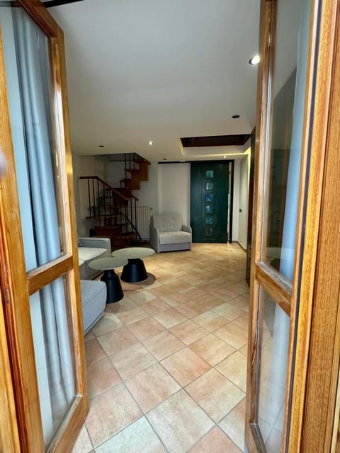 Facade/entrance, Balcony/Terrace, Living room