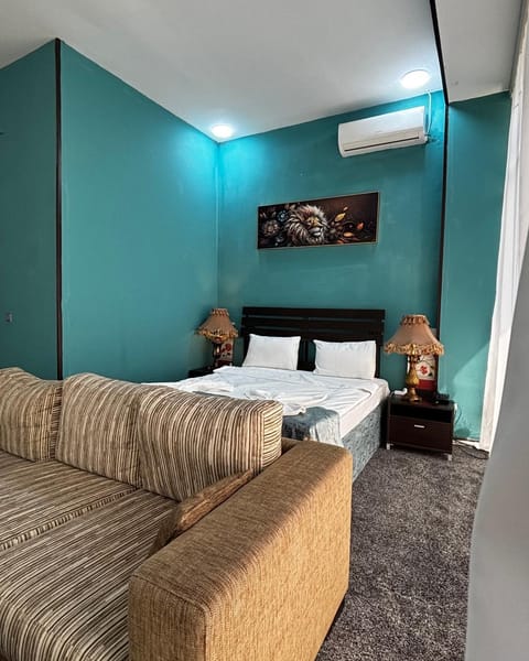 Bed, TV and multimedia, Photo of the whole room, Bedroom, air conditioner