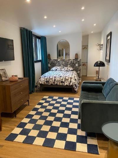 Living room, Bedroom